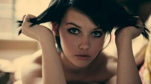 MELISSA CLARKE model black-haired